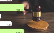 Conversazione WhatsApp e martello giudice